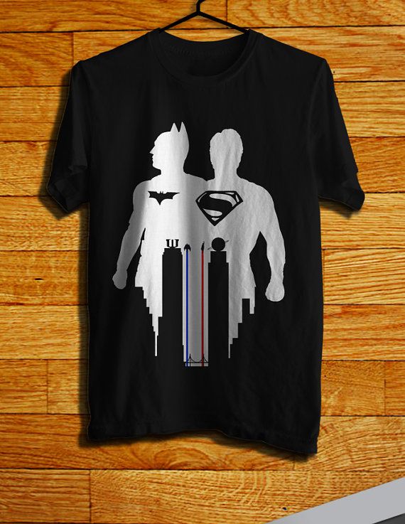 Vasthr x DC Batman vs Superman Skyline Silhouette Platinum T-Shirt